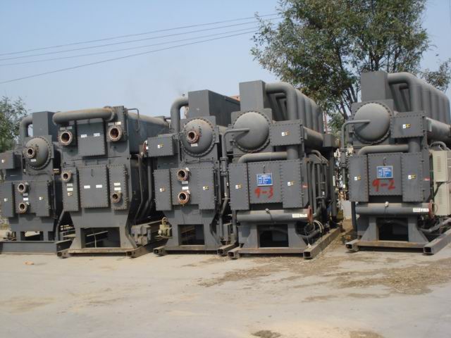 成功收購(gòu)上海浦東陸家嘴中銀大廈3臺(tái)1000冷噸約克中央空調(diào)